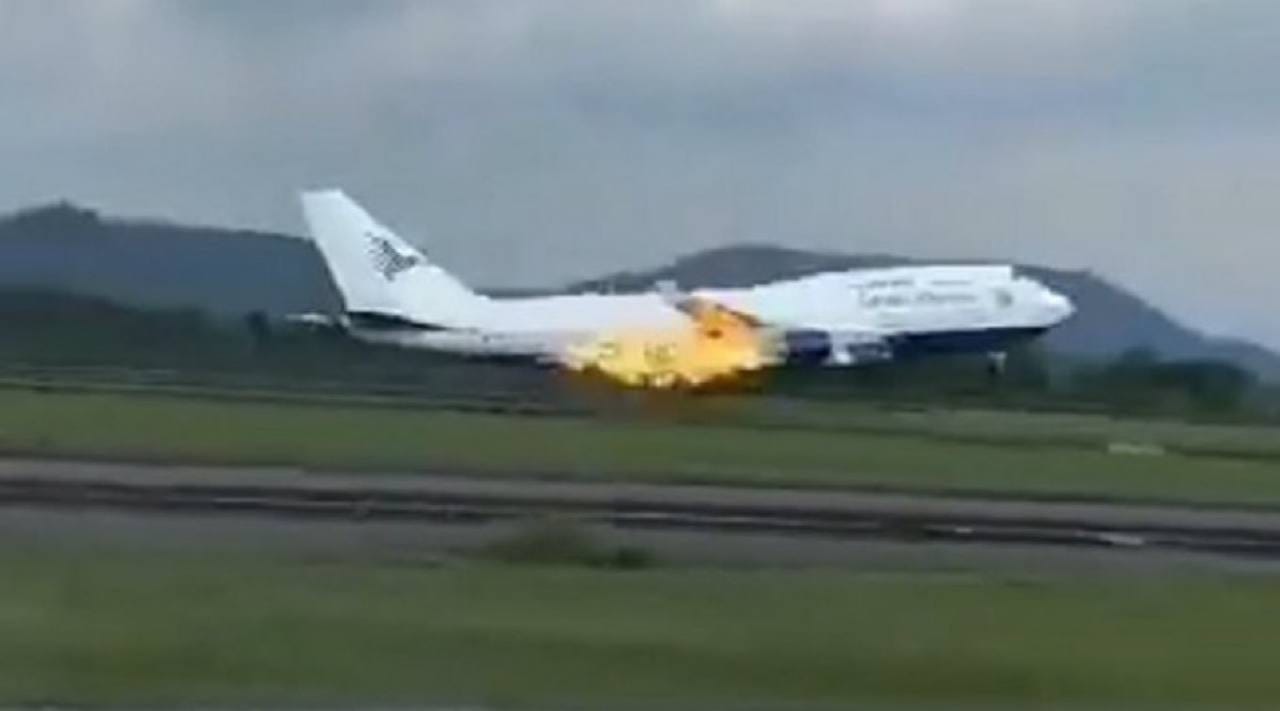 Garuda Indonesia Flight Makes Emergency Landing After Engine Fire