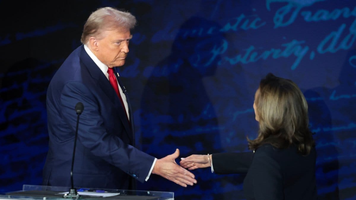 Trump and Harris Locked in Dead Heat as Election Nears: Final Stretch Campaigns Intensify