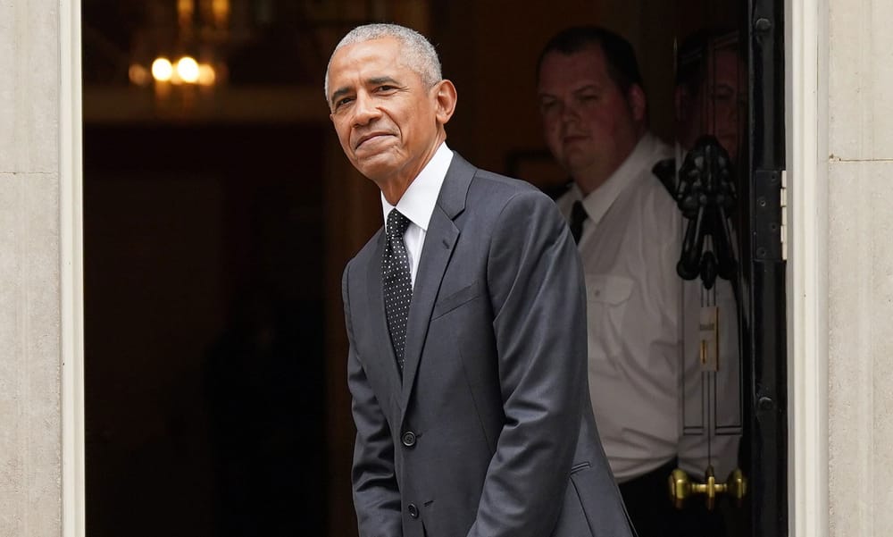 Former President Barack Obama Surprises London with Downing Street Visit post image
