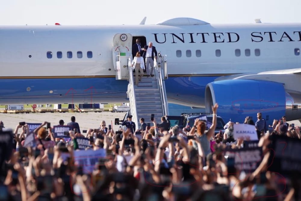 Kamala Harris Accused of Using AI to Fake Crowd at Campaign Rally post image