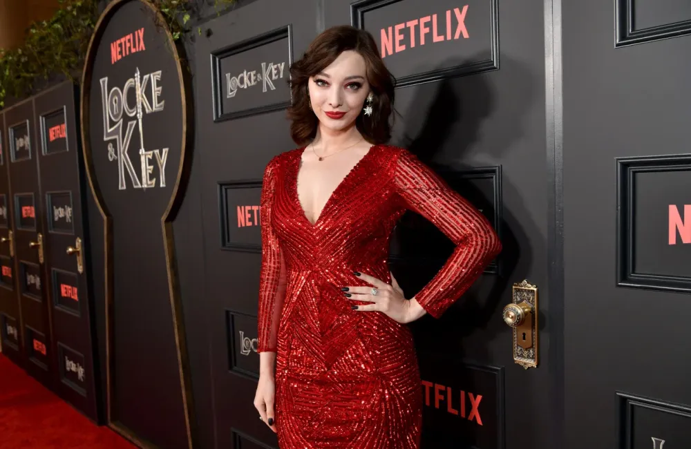 Emma Dumont, 'Oppenheimer' Star, Comes Out as Trans Masculine Non-Binary, Embraces New Identity post image